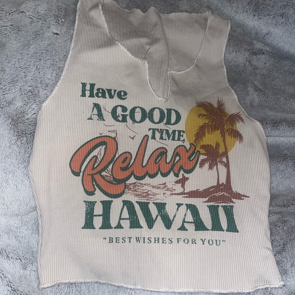 White Sleeveless Top with Relax Hawaii Print - Picture 1 of 2